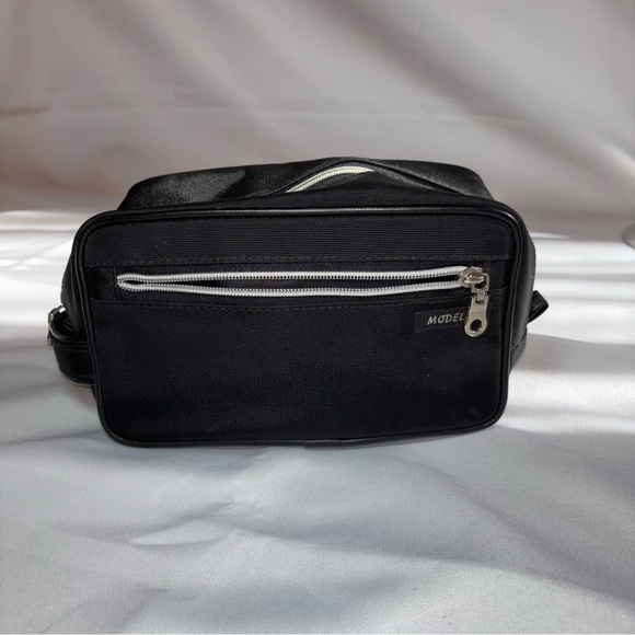 MODELLA Black Cosmetic Toiletry Travel Bag - Picture 2 of 15